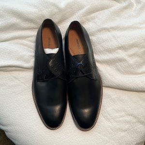Dress shoes